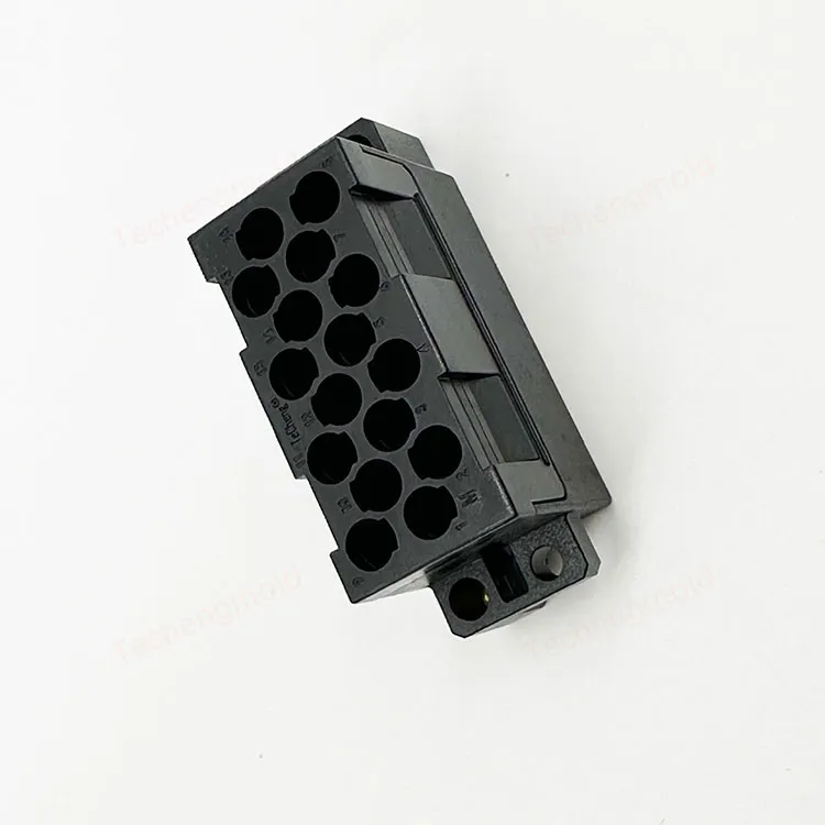 特诚科技PBT精密注塑件实拍 1
